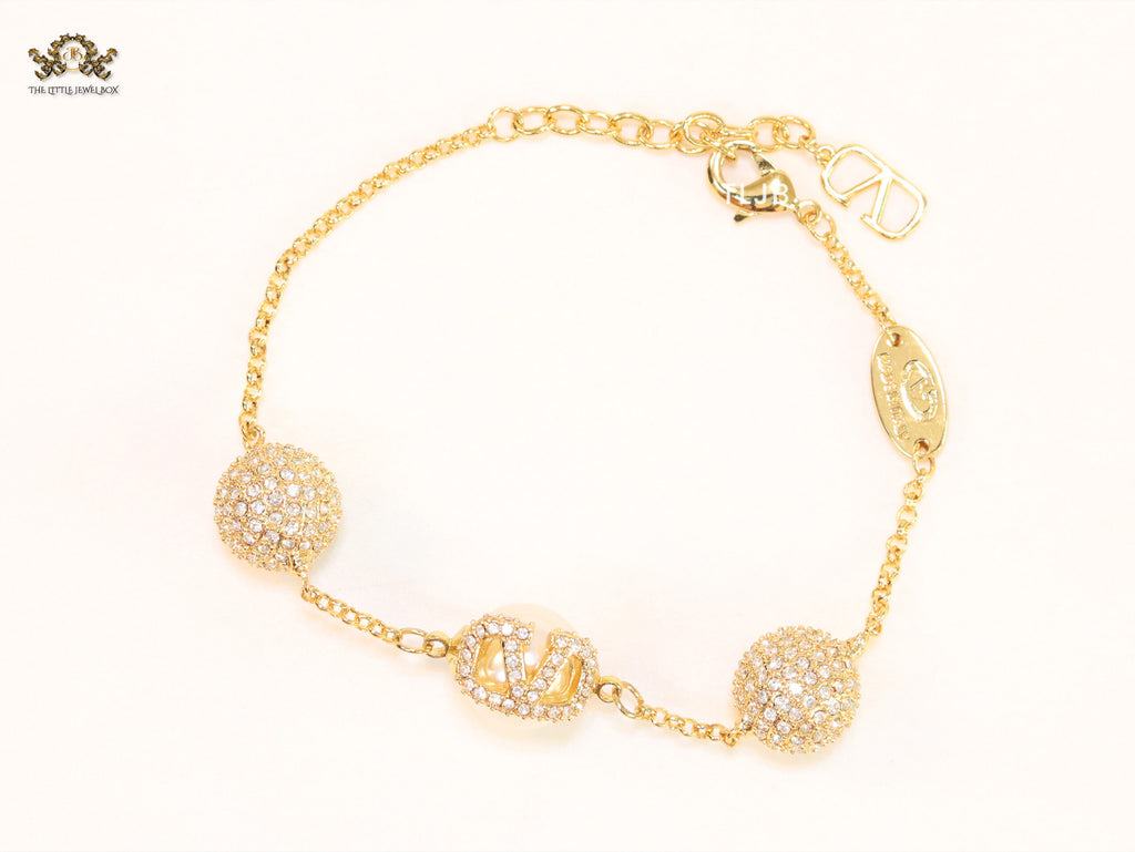 Alphabet V cz ball bracelet