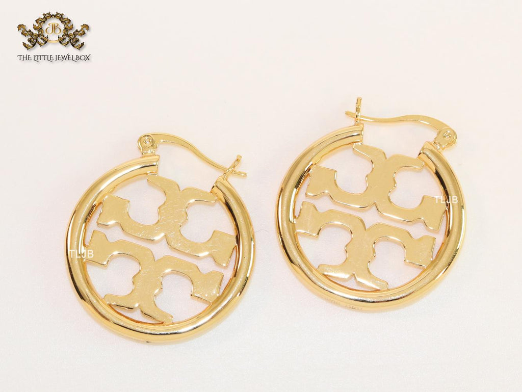 Alphabet T gold small hoops 27 mm