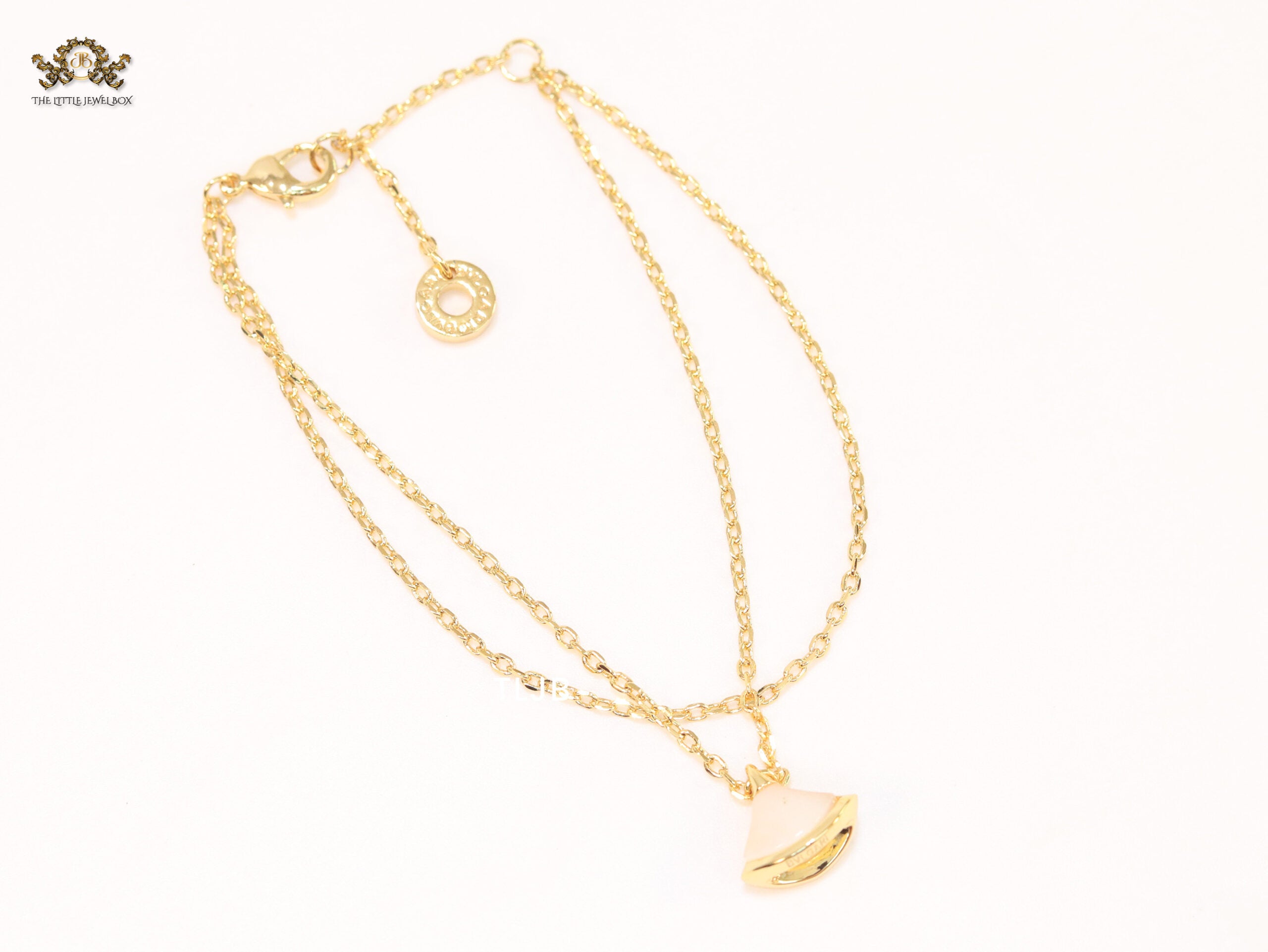 Alphabet B  sleek chain bracelet white