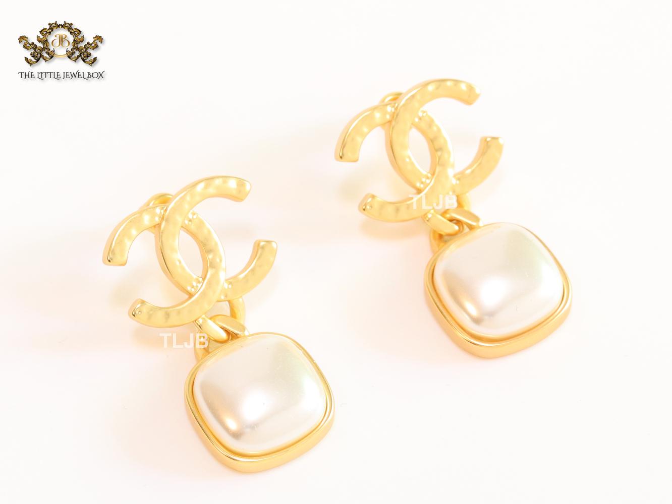 Double C pearl and gold earrings