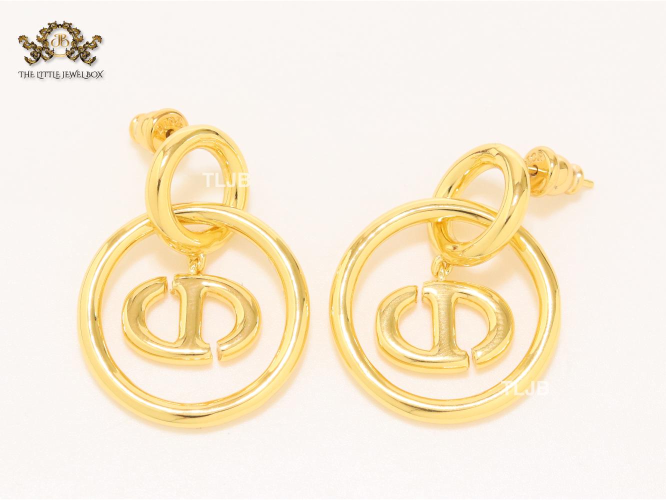 Alphabet CD round gold earrings