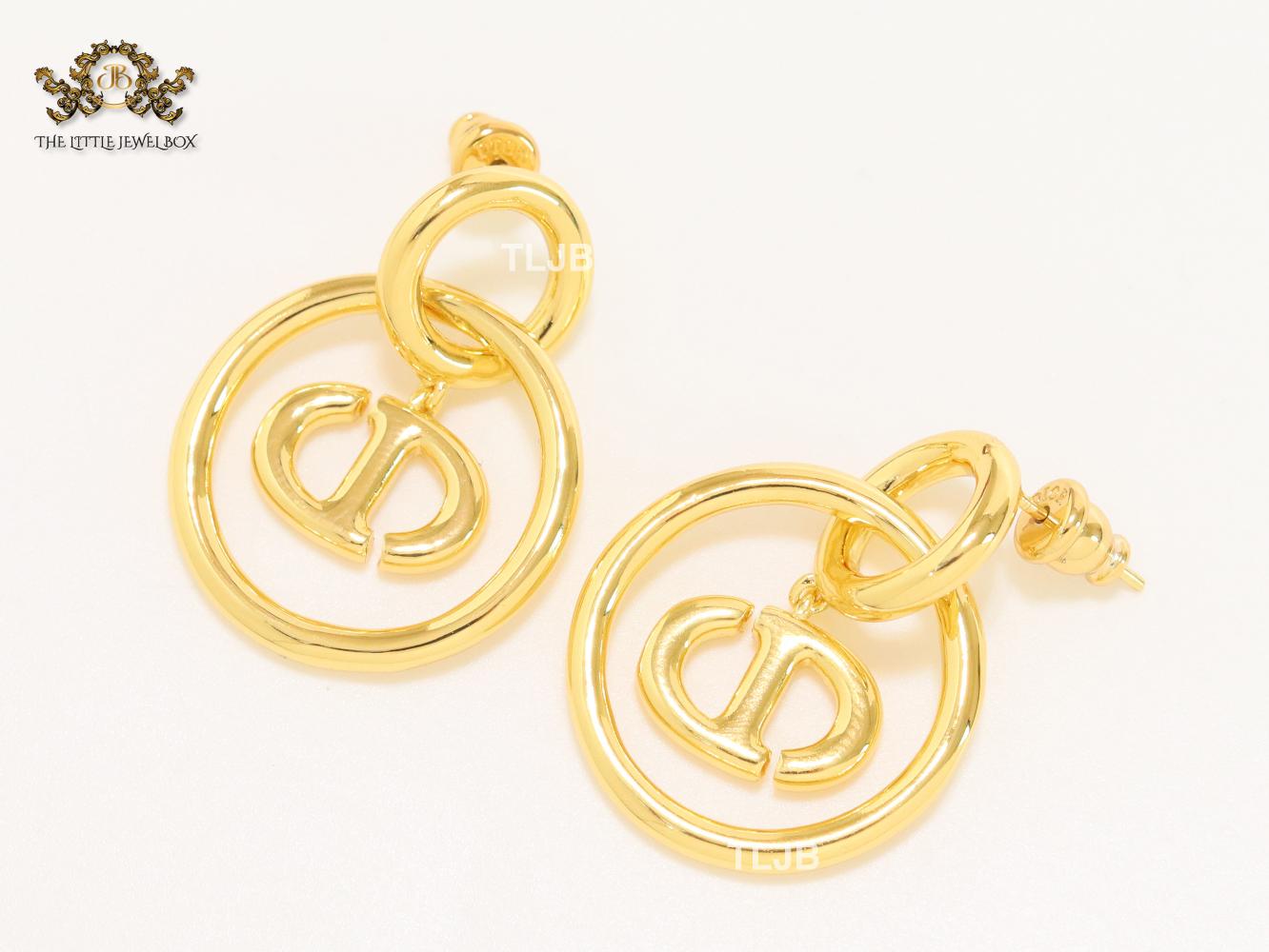 Alphabet CD round gold earrings