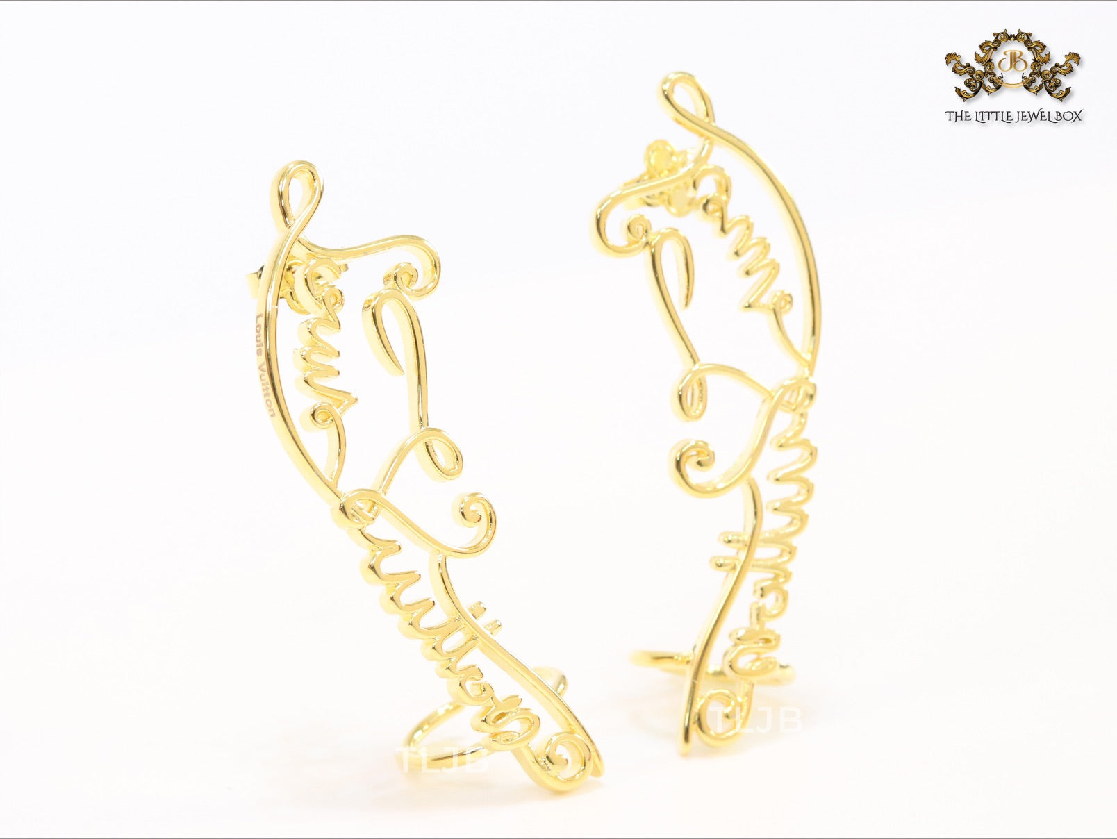 Alphabet L and V ear-cuffs in gold
