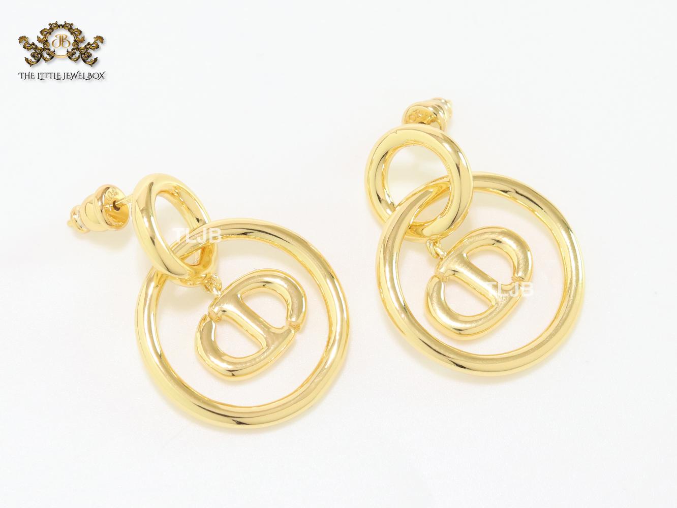 Alphabet CD round gold earrings