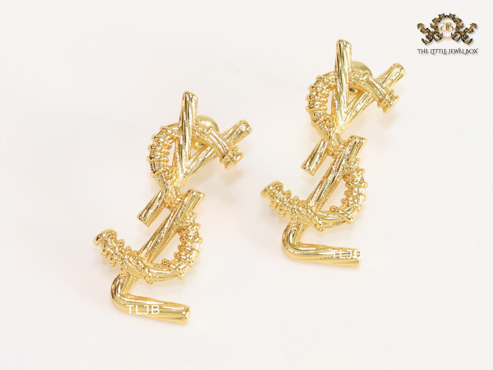 Alphabet Y gold earrings
