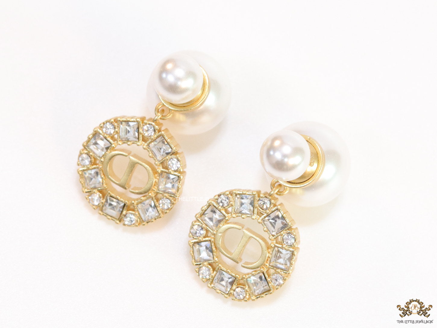 Pearl bomber studs with round cz alphabet drops