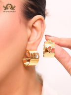 Alphabet V in gold small hoops