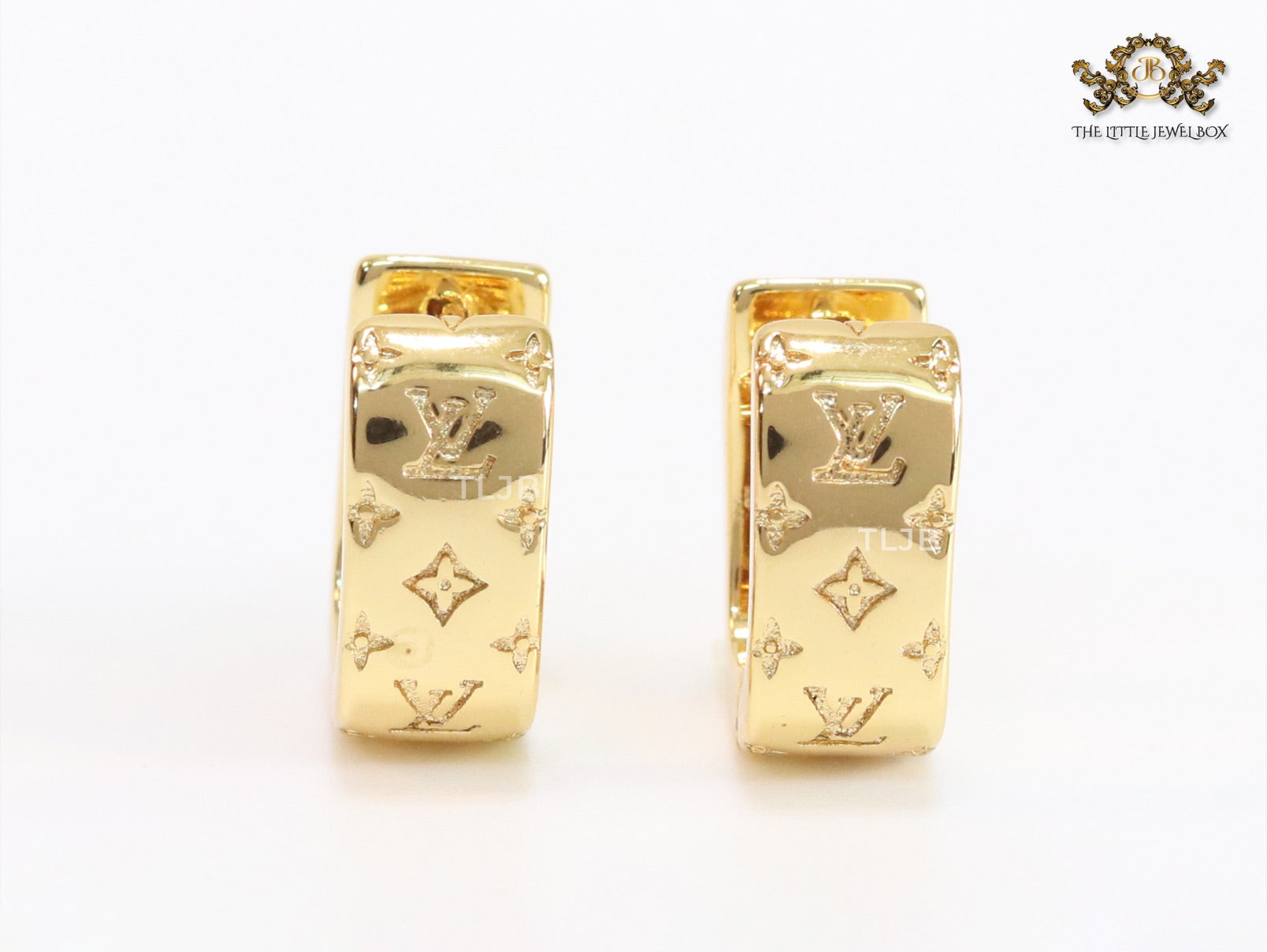 Alphabet L and V embossed hoops
