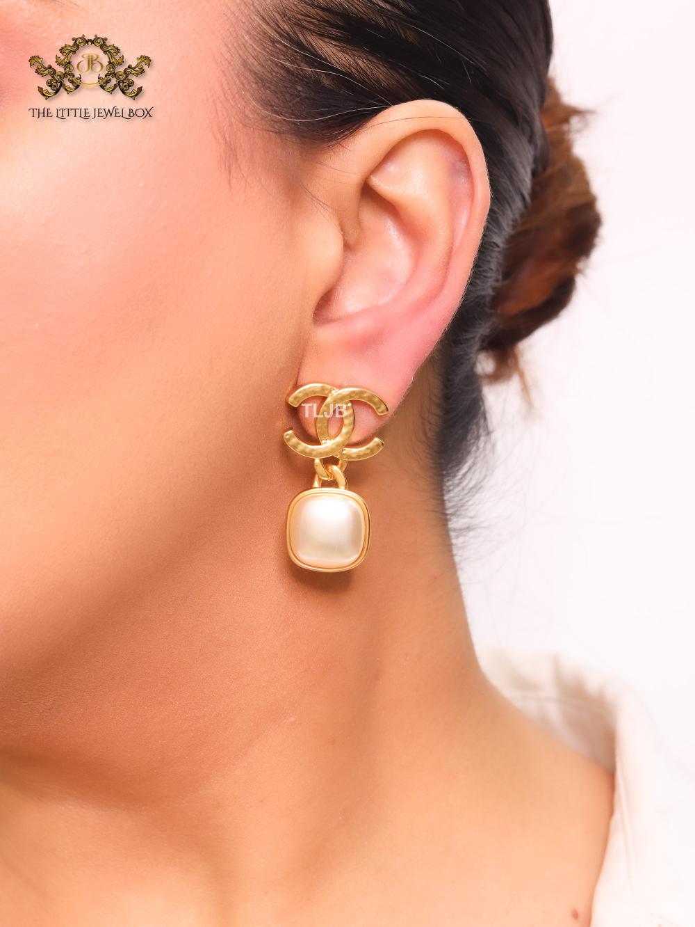 Double C pearl and gold earrings