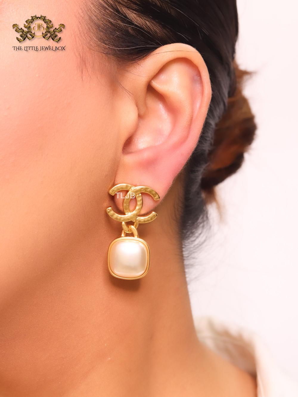 Double C pearl and gold earrings