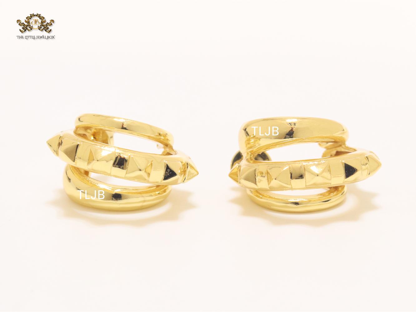 Alphabet V Chunky gold hoops