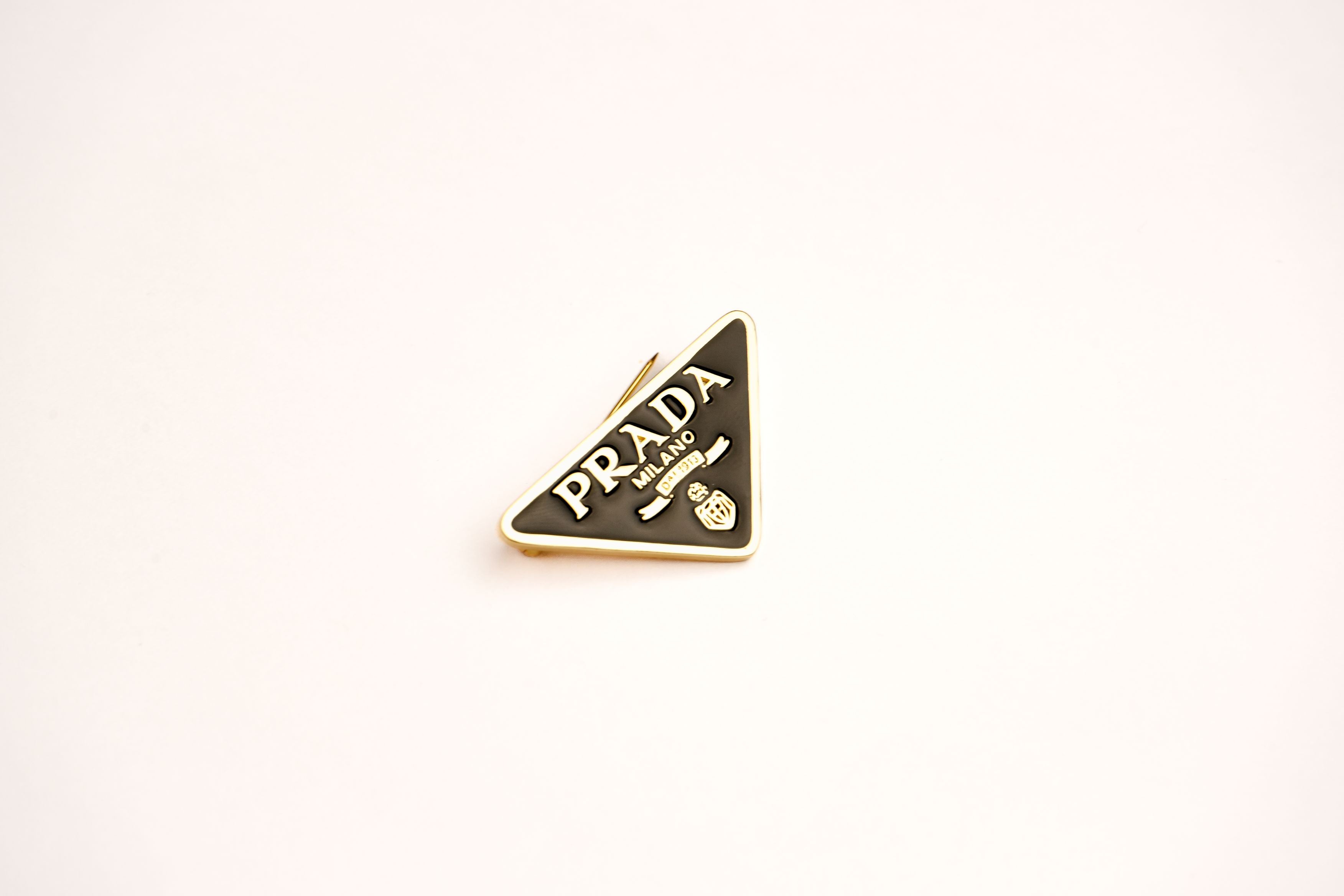 Alphabet P Black Enamel Gold Plated Brooch | Luxury Fashion Letter Pin