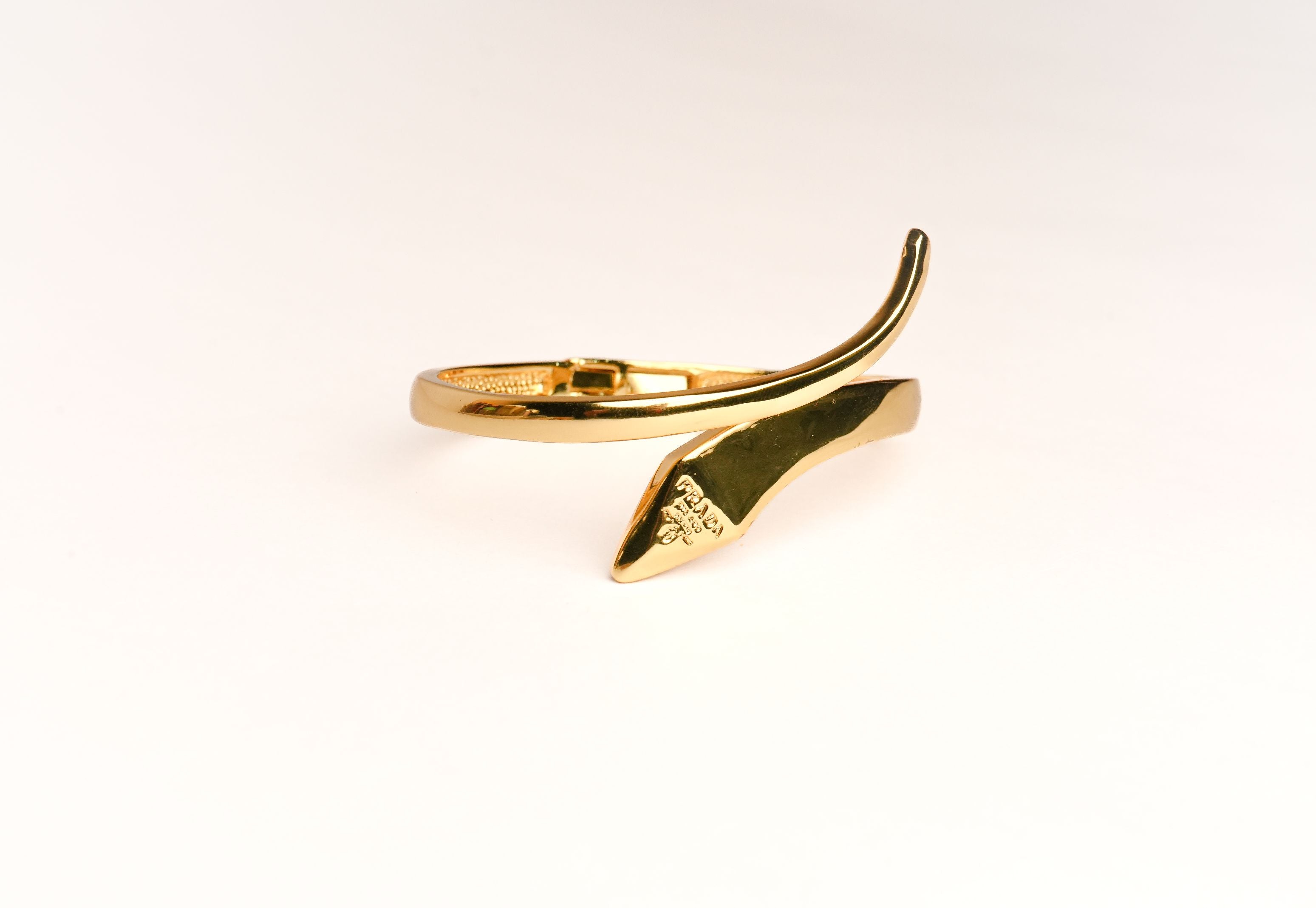 Alphabet P Snake Pattern Bracelet in Gold | Luxury Fashion Statement