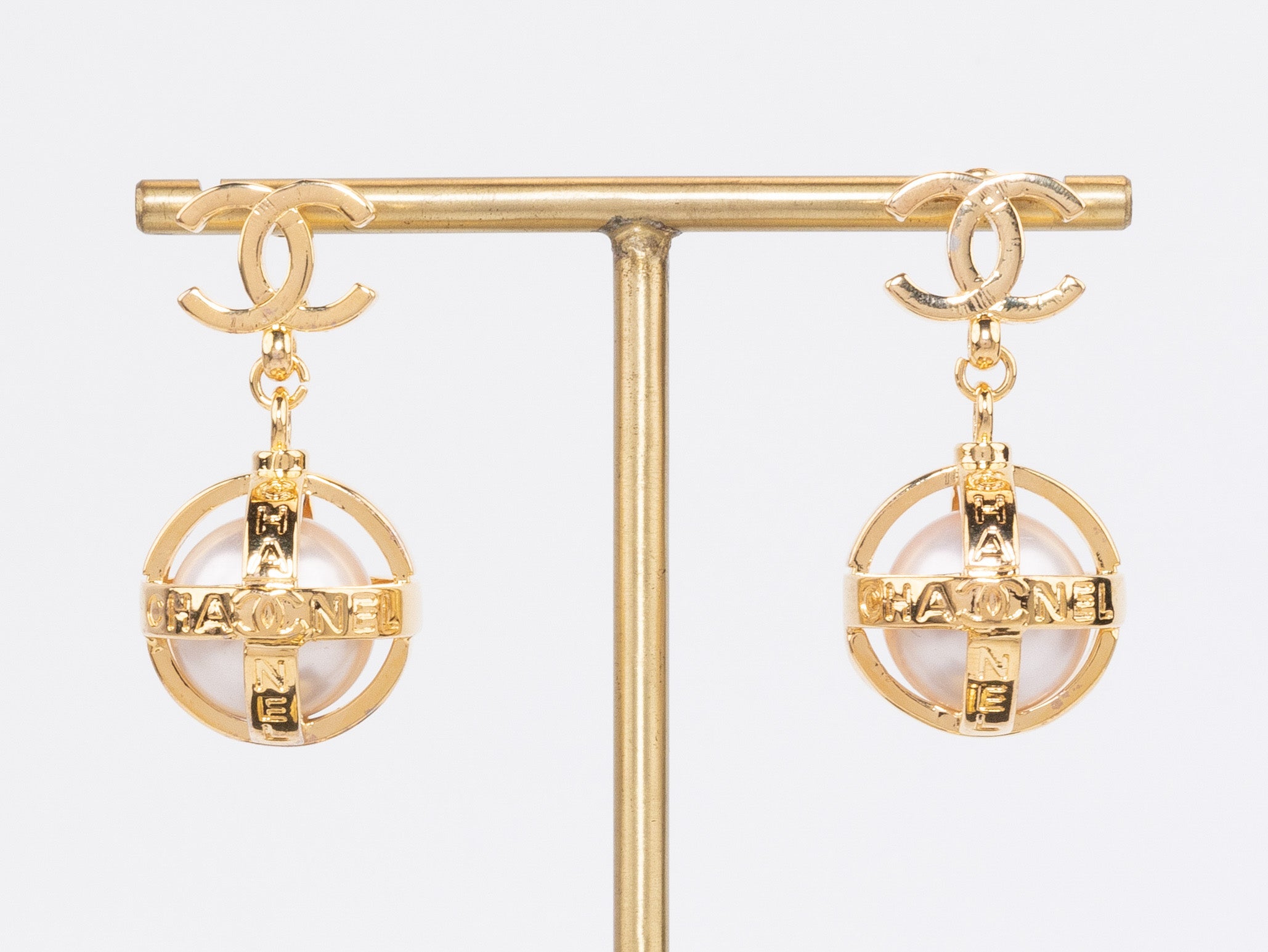 Gold Double C Pearl hanging earrings