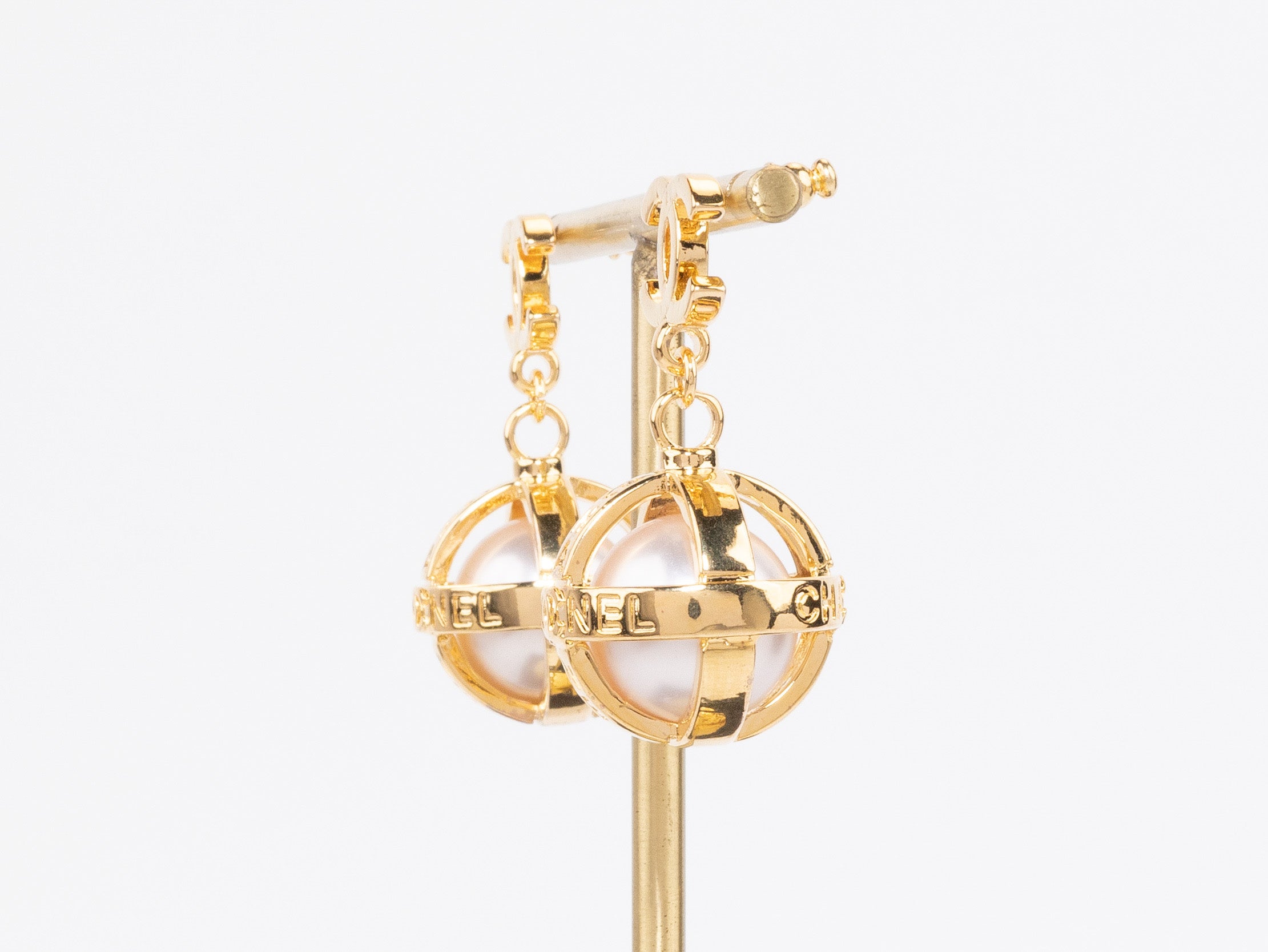 Gold Double C Pearl hanging earrings