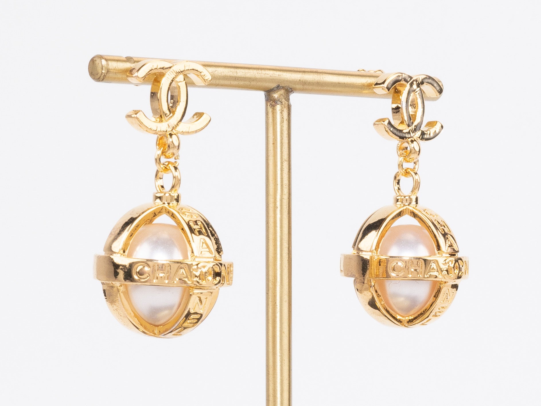 Gold Double C Pearl hanging earrings