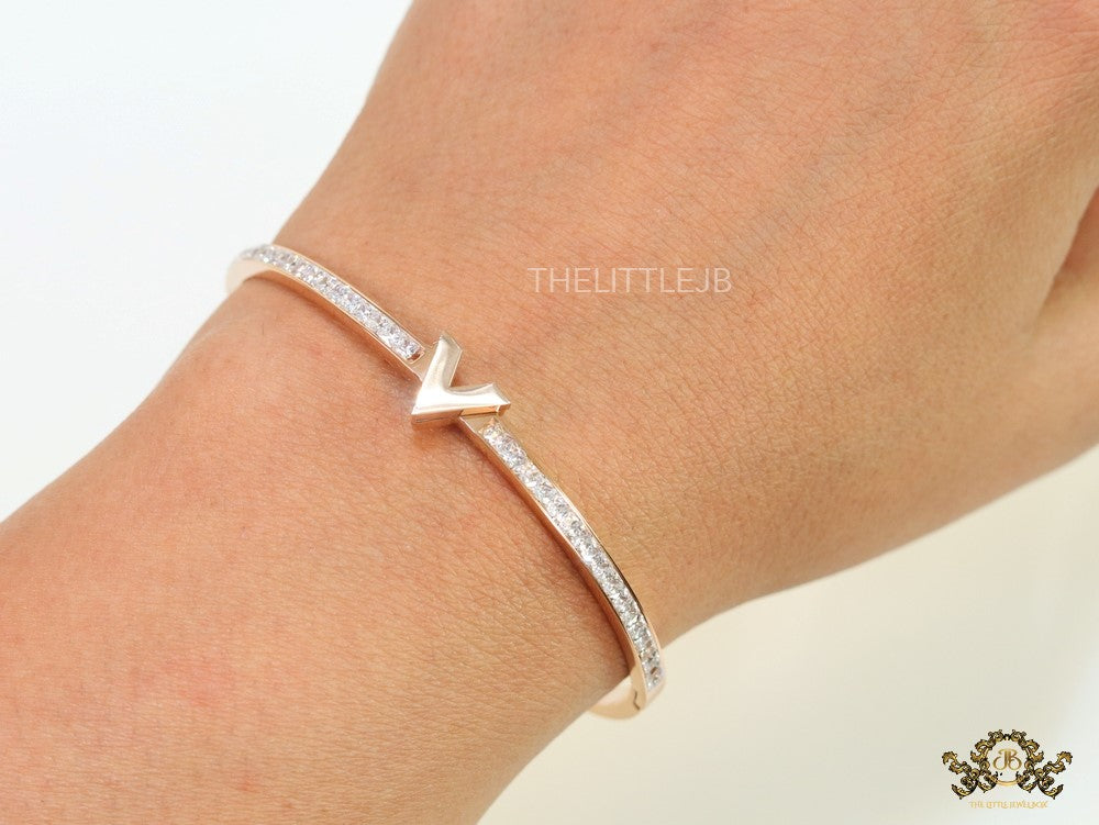 Alphabet V motif rose gold plated cz bracelet