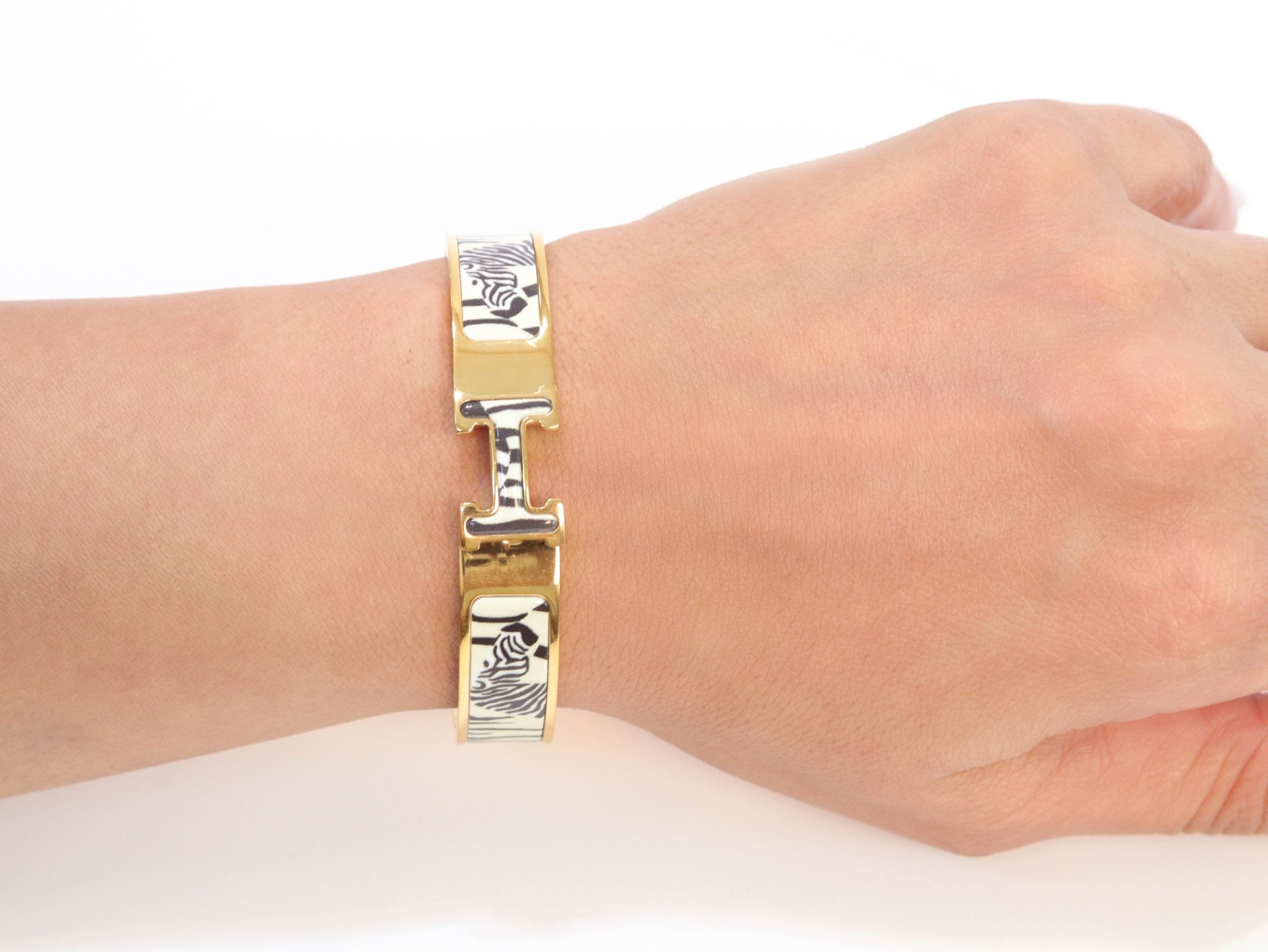 Alphabet H zebra print bracelet