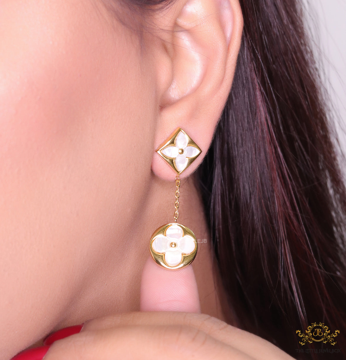 Gold plated dangle earrings with MOP clover flower motifs