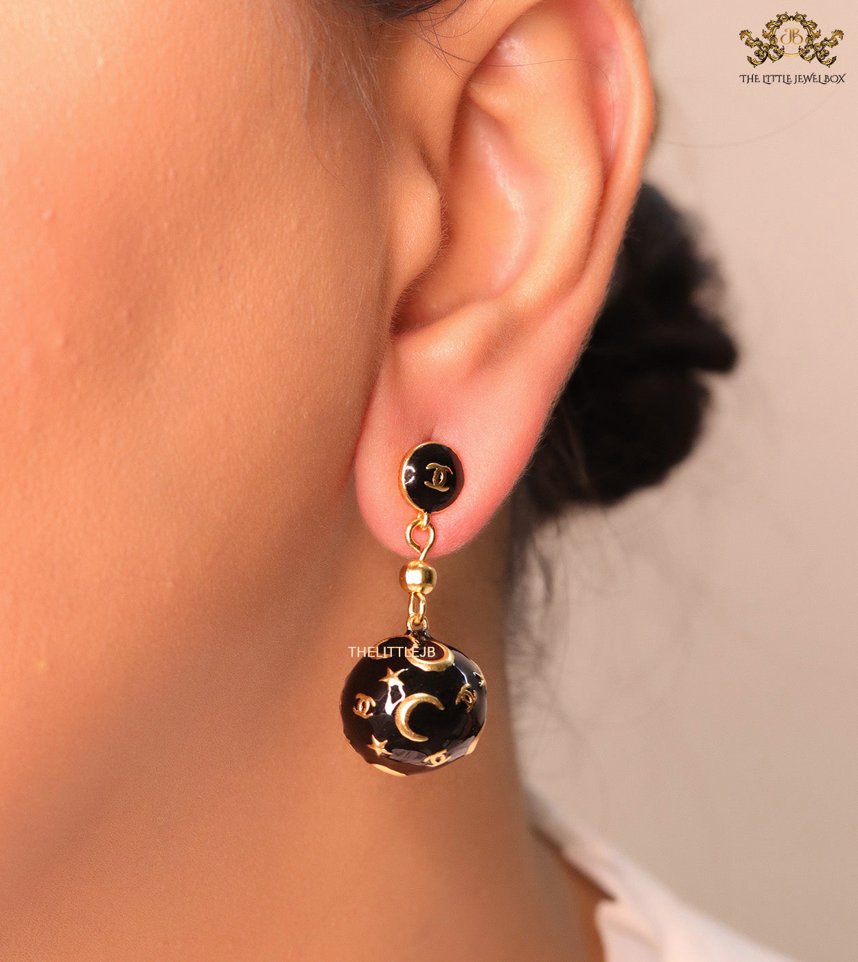 Black ball dangles with double C motifs