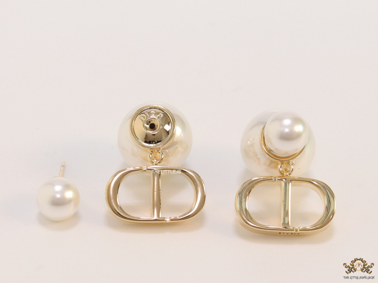 Pearl bombers with shiny gold C and D alphabet drops