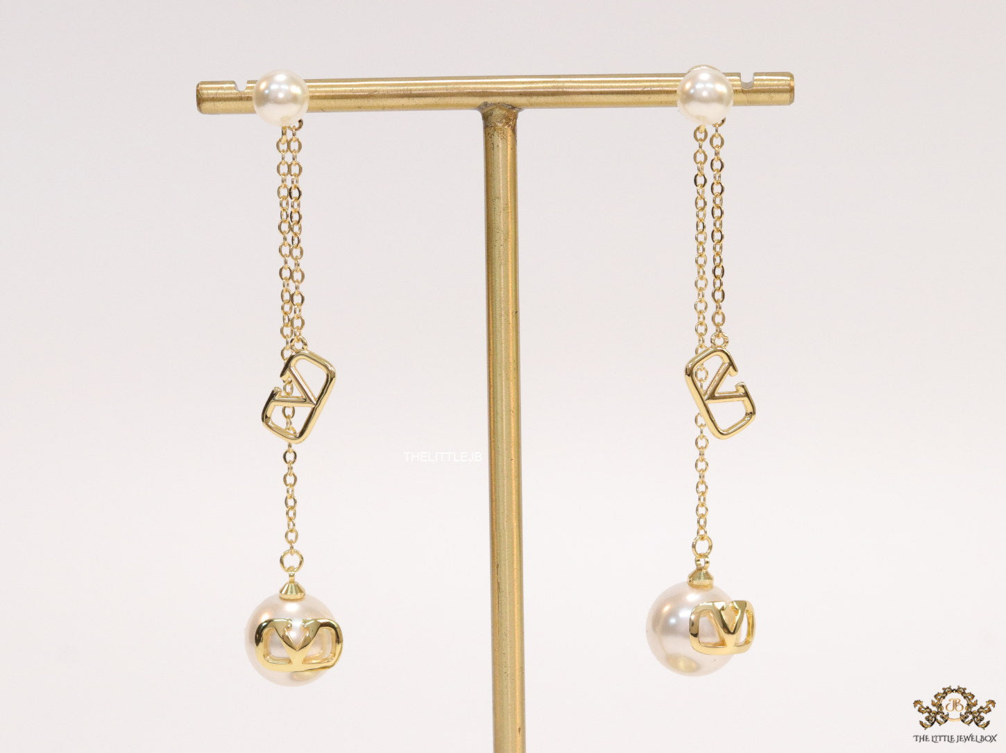 Gold plated long chain alphabet dangles with pearl