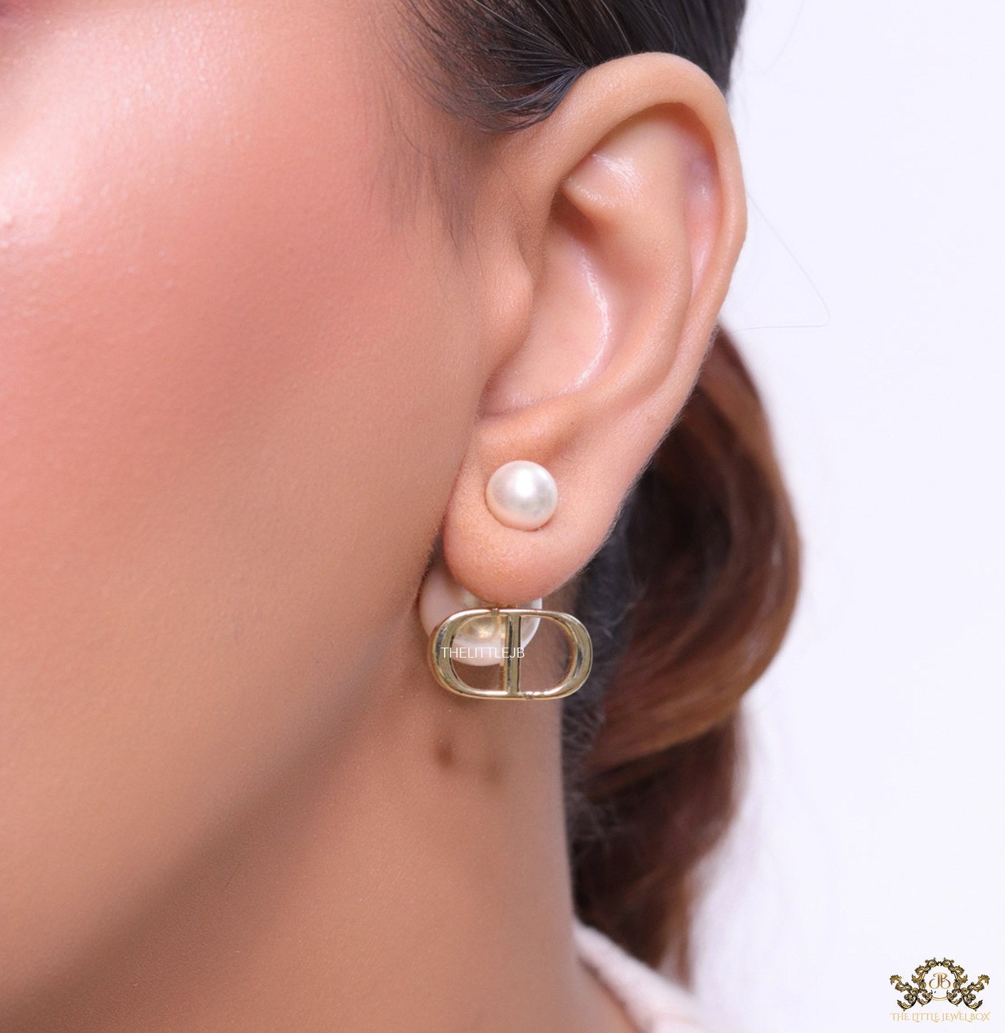 Pearl bombers with shiny gold C and D alphabet drops