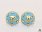 Blue and golden twin C motif round stud earrings