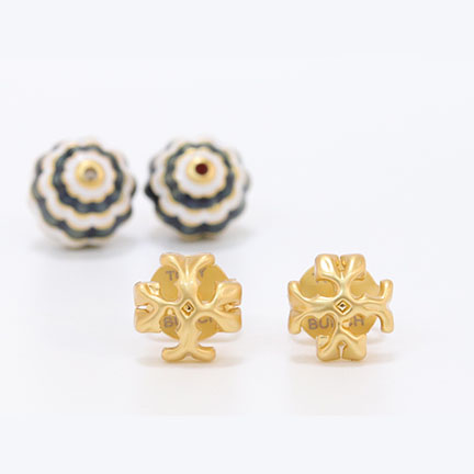 T Motif Black & white bomber studs