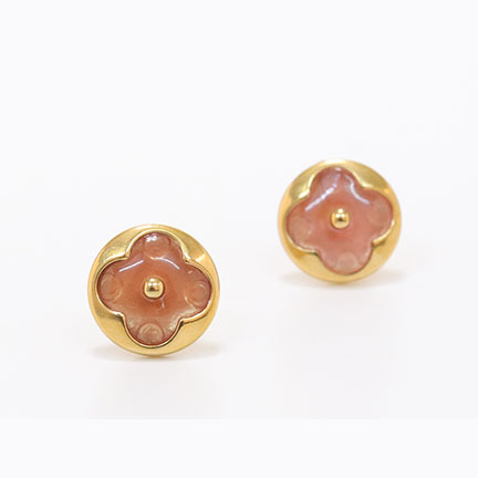 Peach clover leaf motif earing in gold plating