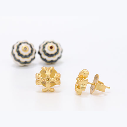 T Motif Black & white bomber studs