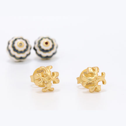 T Motif Black & white bomber studs