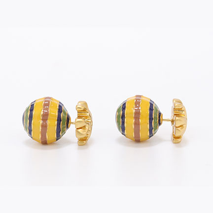 T Motif yellow and blue bomber studs