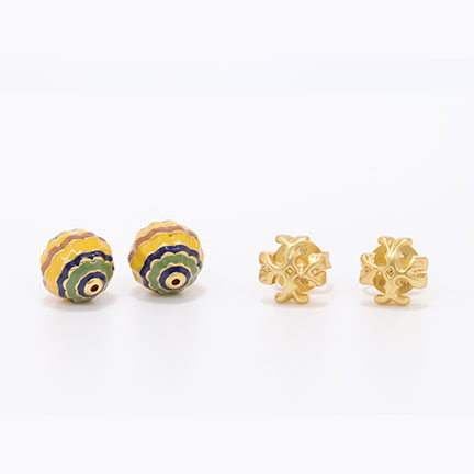 T Motif yellow and blue bomber studs