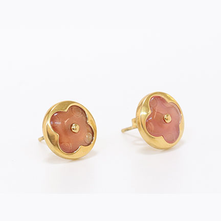 Peach clover leaf motif earing in gold plating