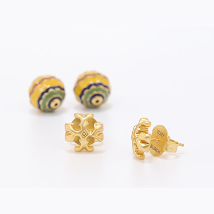 T Motif yellow and blue bomber studs