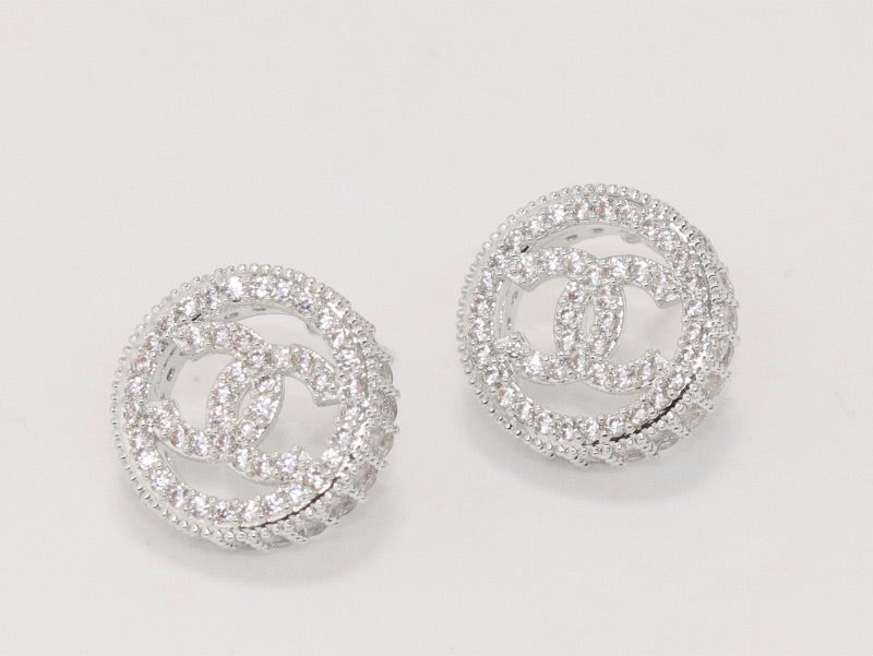 Round double C studs with CZ in platinum
