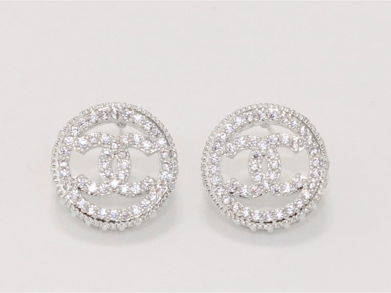 Round double C studs with CZ in platinum